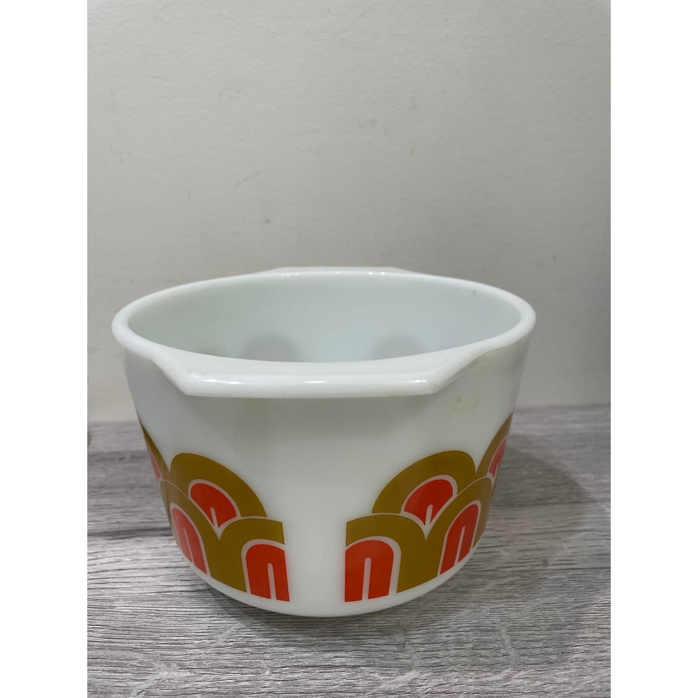 Vintage Pyrex 443 1.5 Qt Arches Fish scales 1971 bowl Orange Gold Milk Glass - Picture 2 of 5